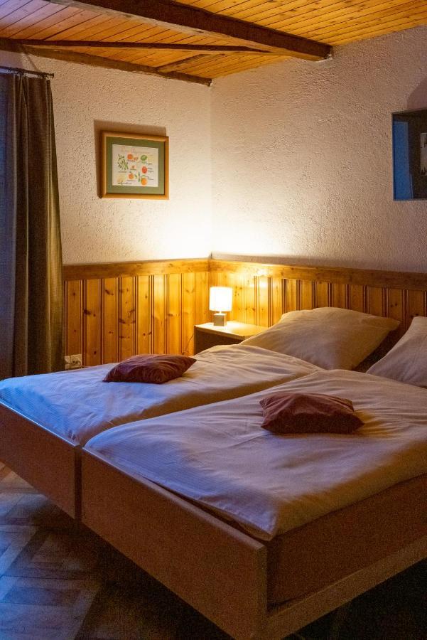 Auberge Du Prevoux Le Locle Exteriör bild
