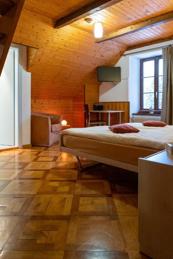 Auberge Du Prevoux Le Locle Exteriör bild