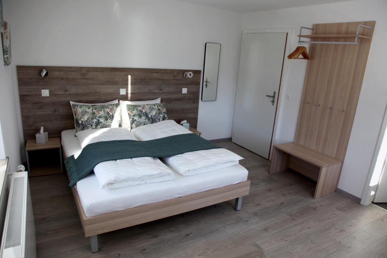 Auberge Du Prevoux Le Locle Exteriör bild