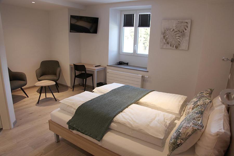 Auberge Du Prevoux Le Locle Exteriör bild