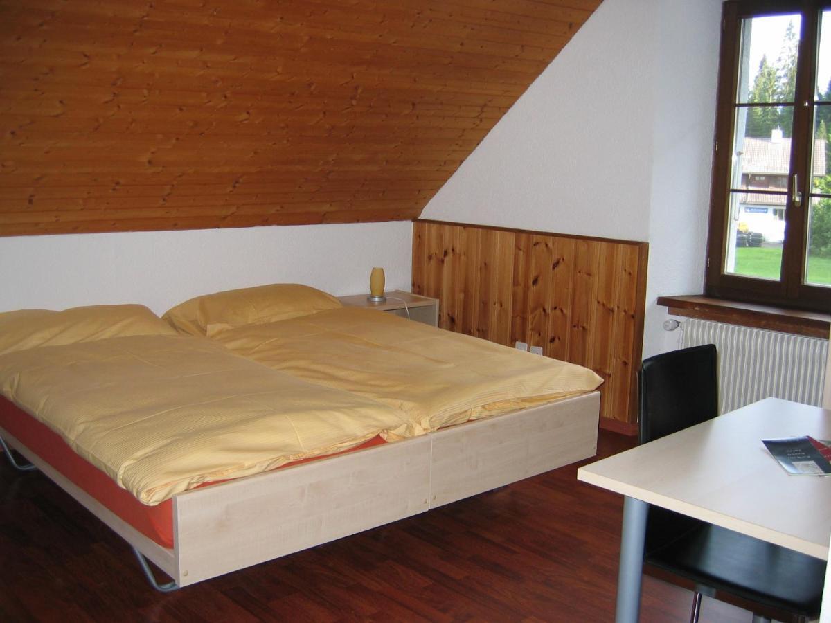 Auberge Du Prevoux Le Locle Exteriör bild